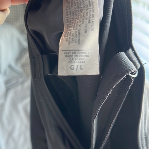 Simons large black swim suit top - Picture 3 of 3